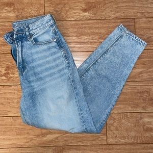 American eagle high rise relaxed mom jean
